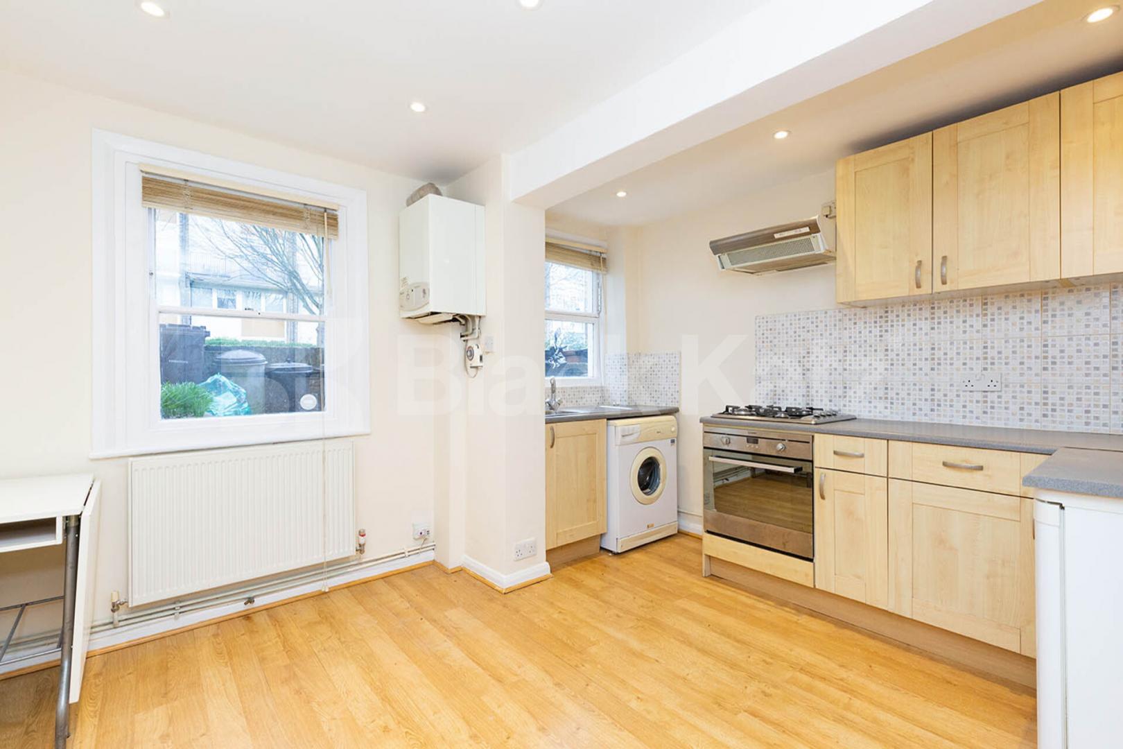 A recently redecorated and cosy one bedroom flat  in De Beauvoir Town Buckingham Road, Dalston